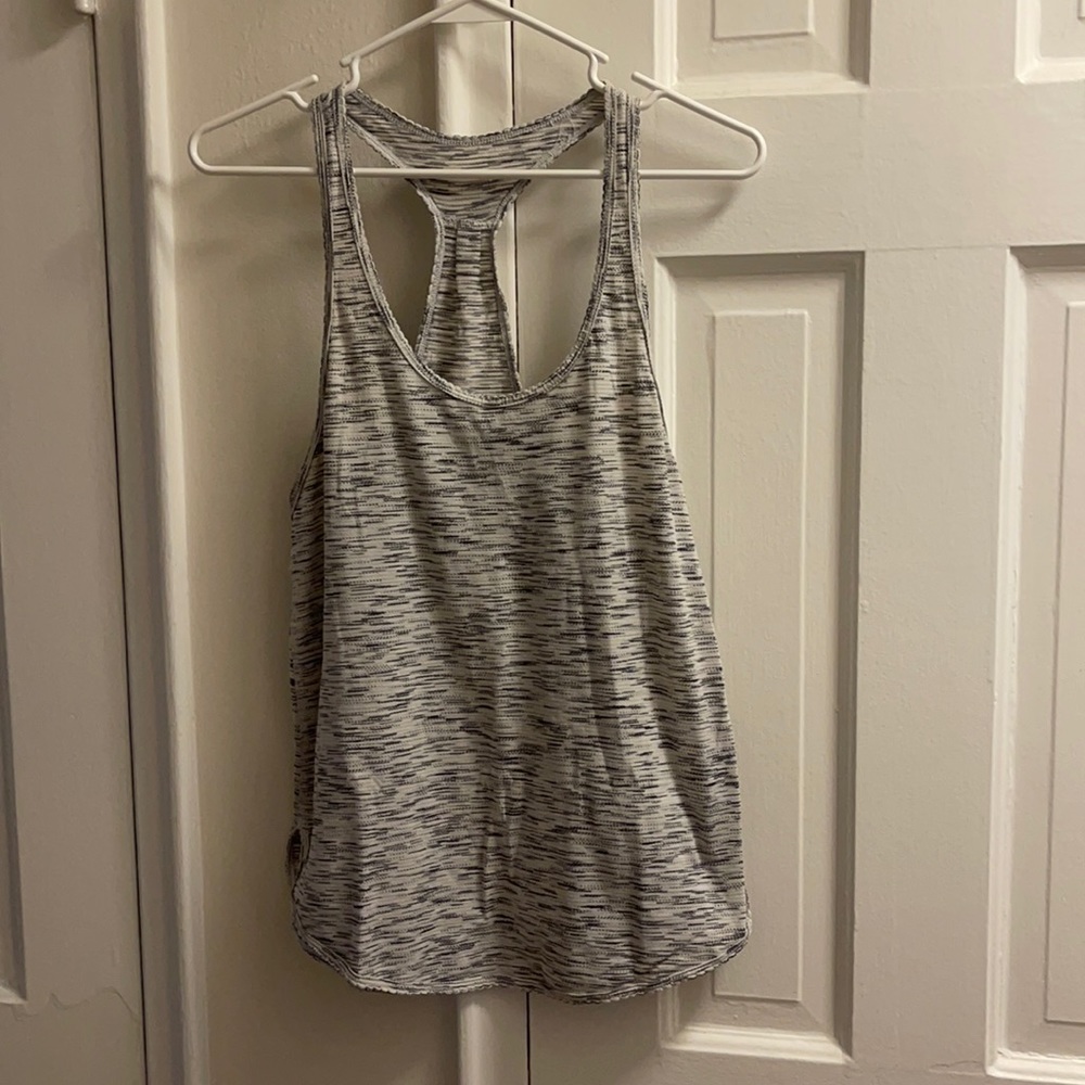 Lululemon tank.